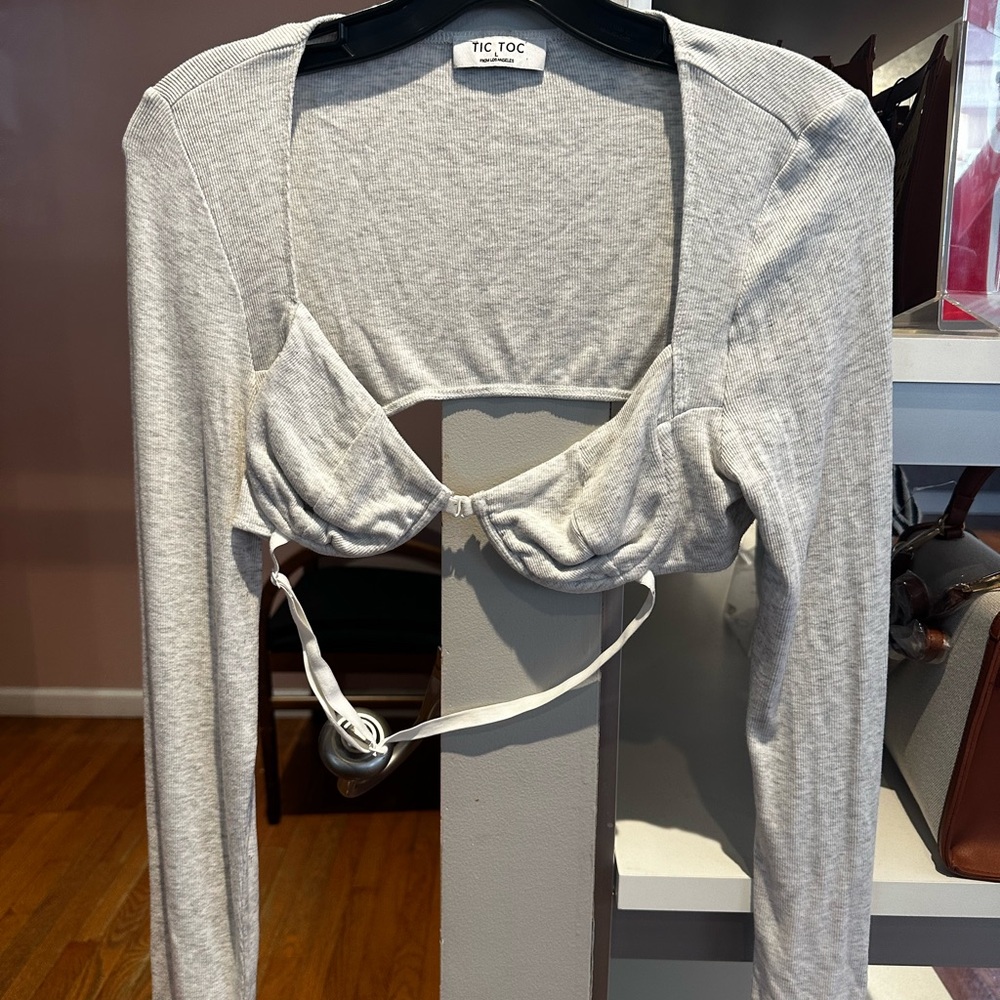 Women's Light Gray Long Sleeve Crop Top